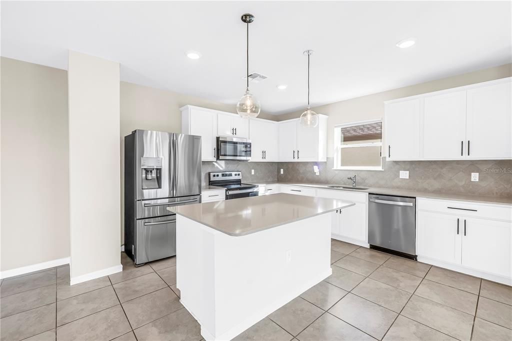 For Rent: $3,200 (4 beds, 3 baths, 2194 Square Feet)