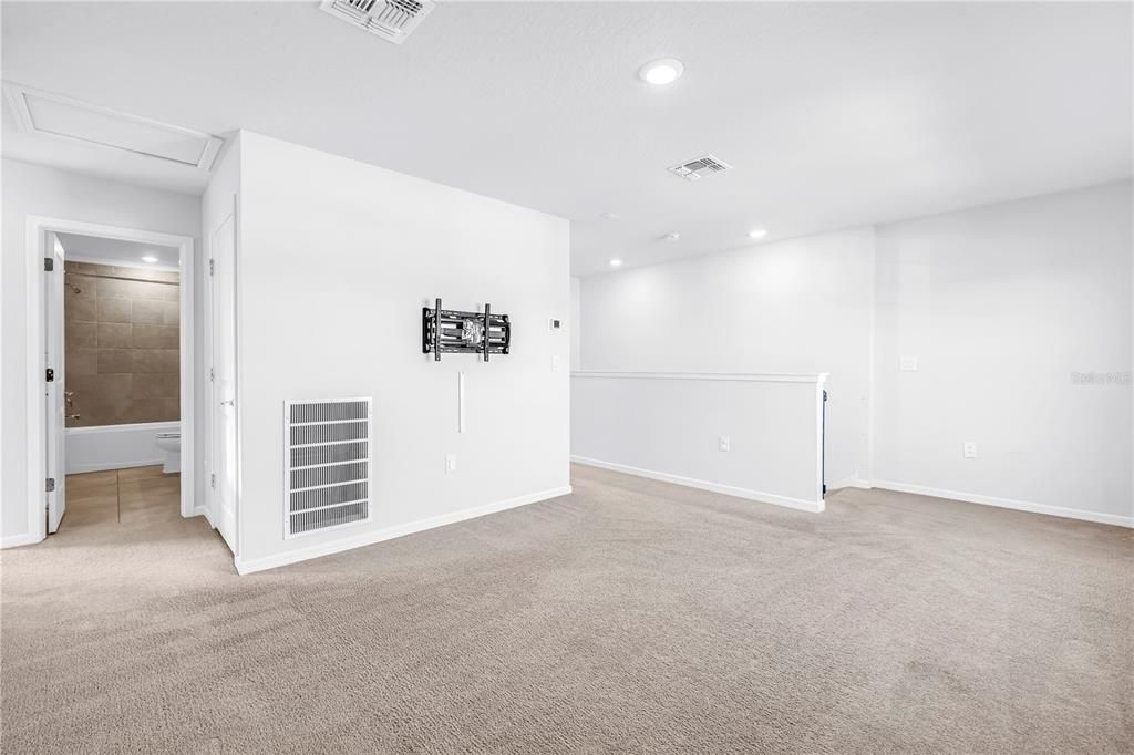 For Rent: $3,200 (4 beds, 3 baths, 2194 Square Feet)