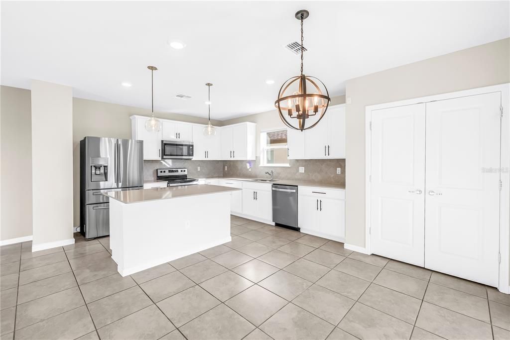 For Rent: $3,200 (4 beds, 3 baths, 2194 Square Feet)