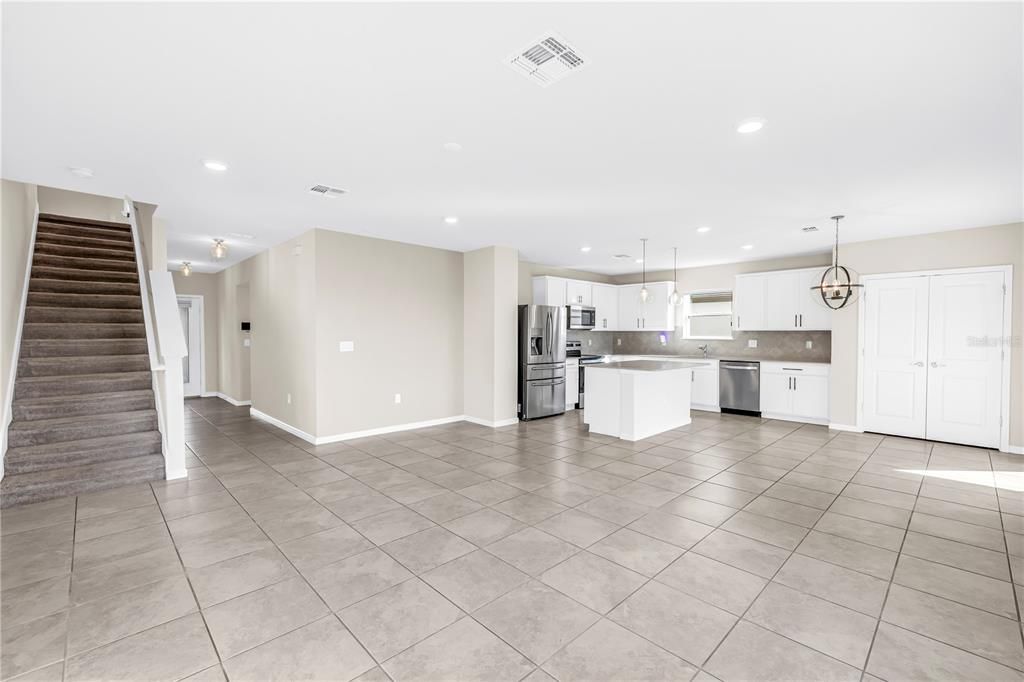 For Rent: $3,200 (4 beds, 3 baths, 2194 Square Feet)