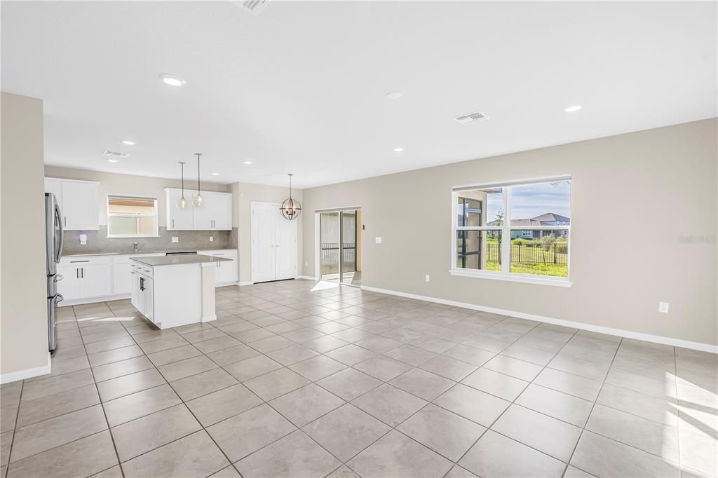 For Rent: $3,200 (4 beds, 3 baths, 2194 Square Feet)