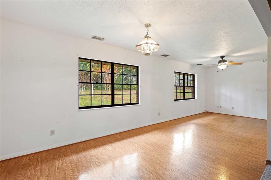 На продажу: $590,000 (3 спален, 2 ванн, 2729 Квадратных фут)