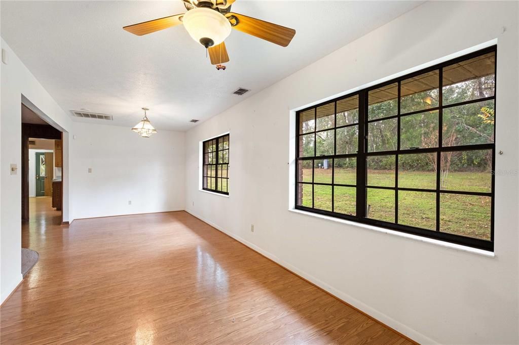 На продажу: $590,000 (3 спален, 2 ванн, 2729 Квадратных фут)