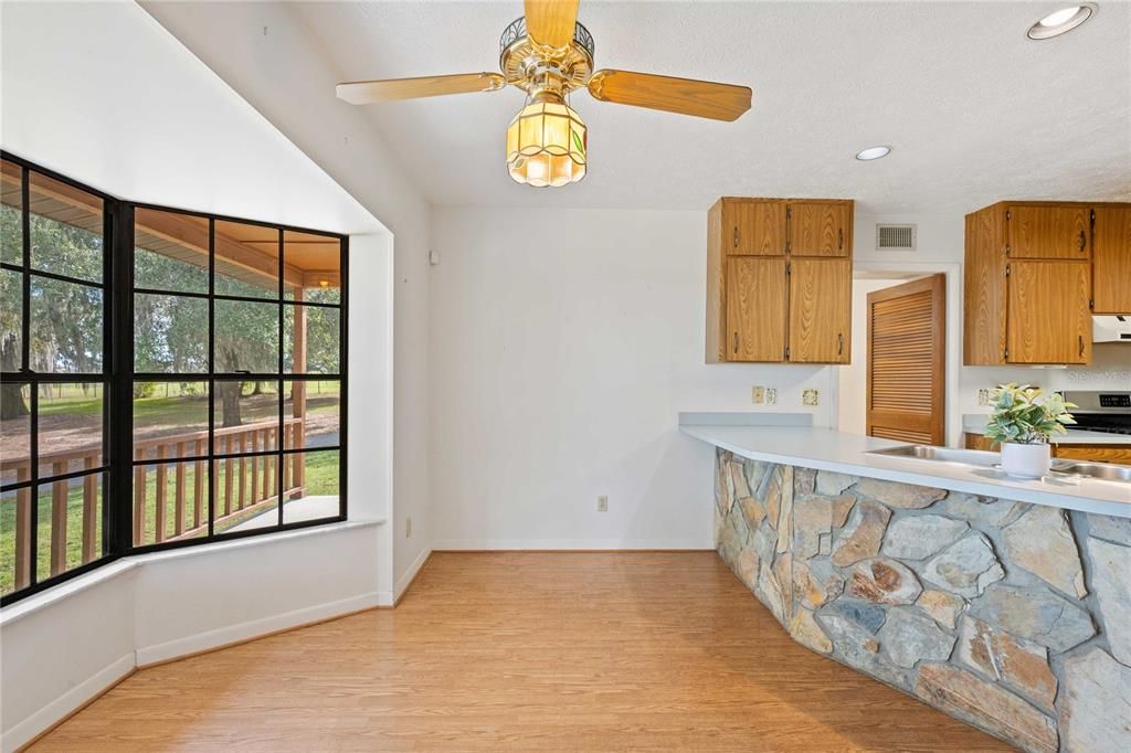 На продажу: $590,000 (3 спален, 2 ванн, 2729 Квадратных фут)