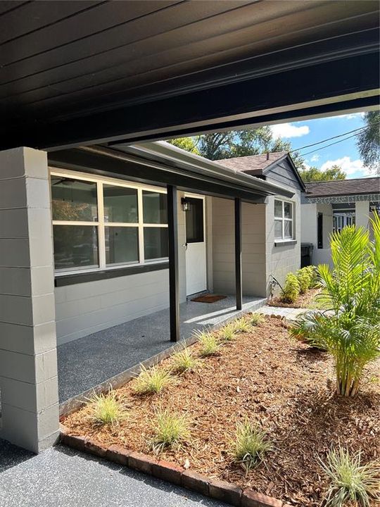 For Sale: $310,000 (2 beds, 1 baths, 852 Square Feet)