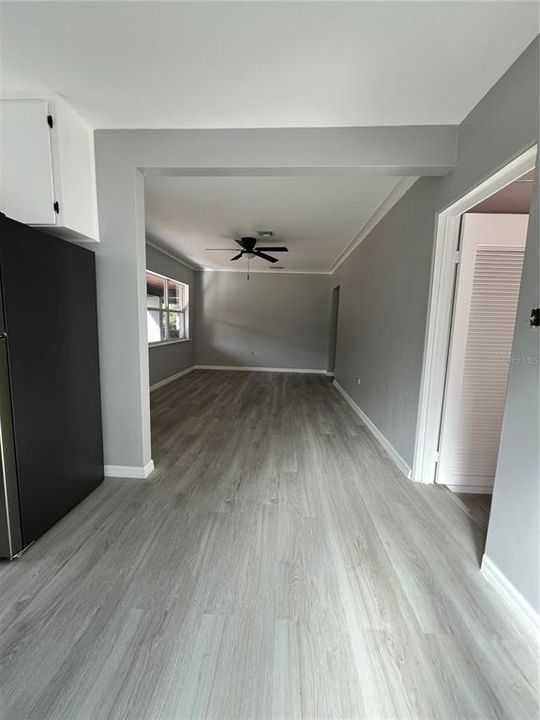 For Sale: $310,000 (2 beds, 1 baths, 852 Square Feet)