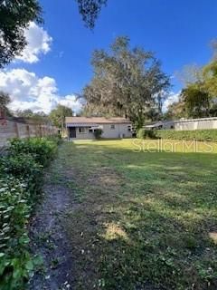 For Sale: $310,000 (2 beds, 1 baths, 852 Square Feet)