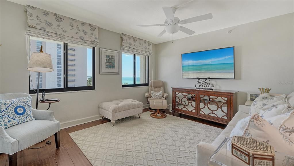 出租: $12,000 (2 贝兹, 2 浴室, 1456 平方英尺)