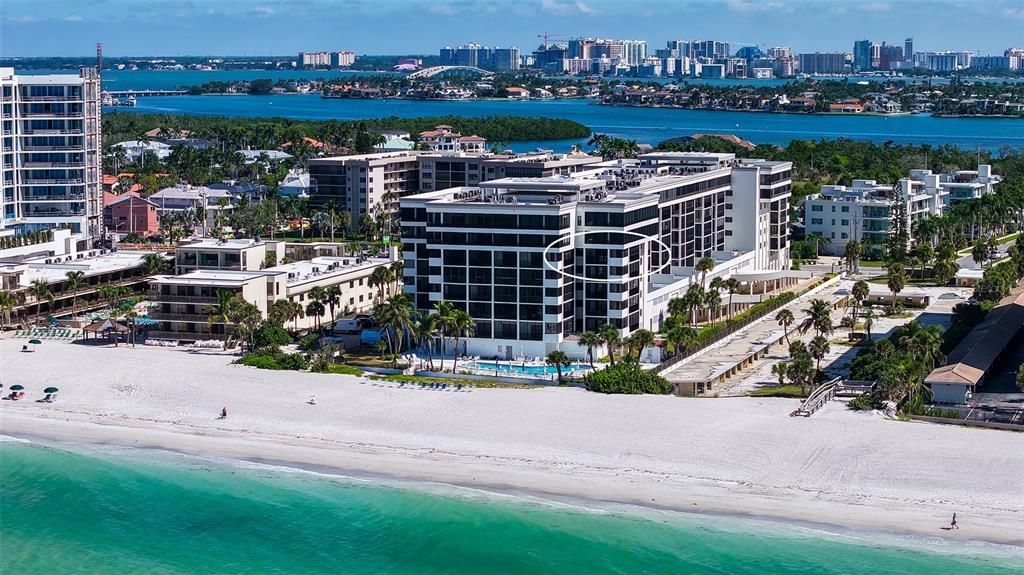 出租: $12,000 (2 贝兹, 2 浴室, 1456 平方英尺)