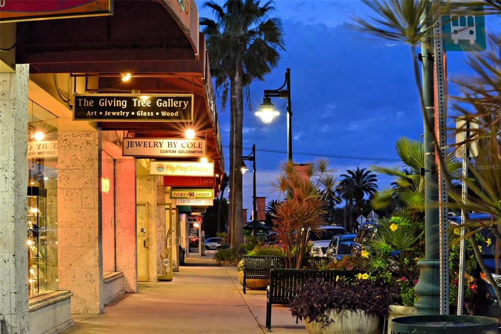 出租: $12,000 (2 贝兹, 2 浴室, 1456 平方英尺)