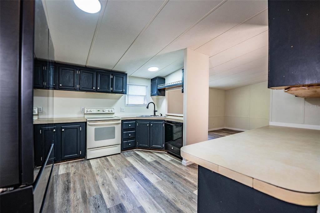 For Sale: $280,000 (4 beds, 2 baths, 1620 Square Feet)