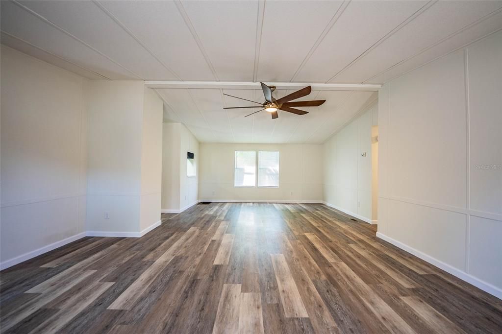 For Sale: $280,000 (4 beds, 2 baths, 1620 Square Feet)