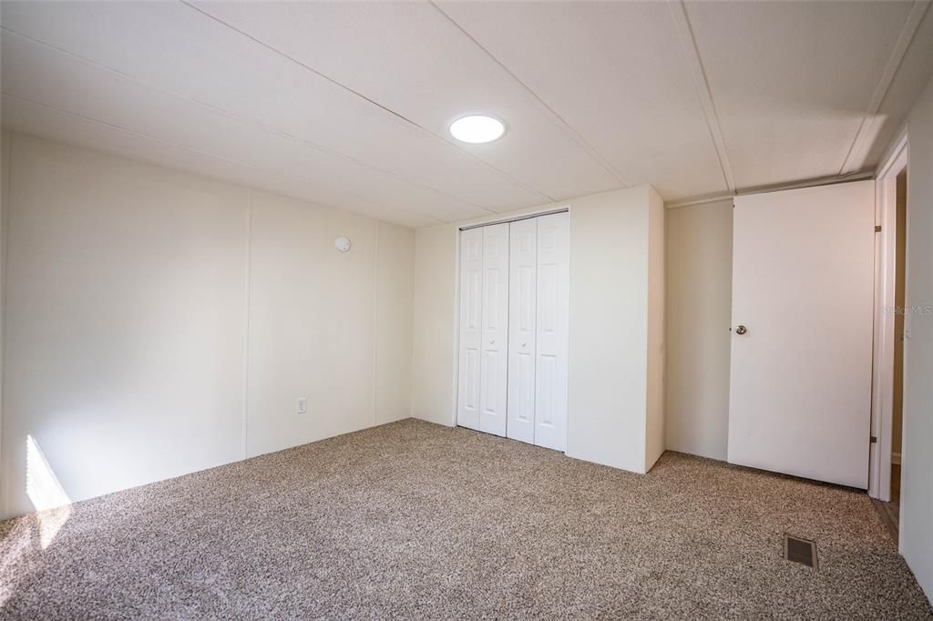 For Sale: $280,000 (4 beds, 2 baths, 1620 Square Feet)