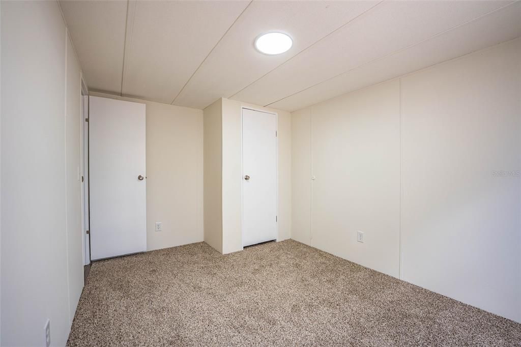 For Sale: $280,000 (4 beds, 2 baths, 1620 Square Feet)