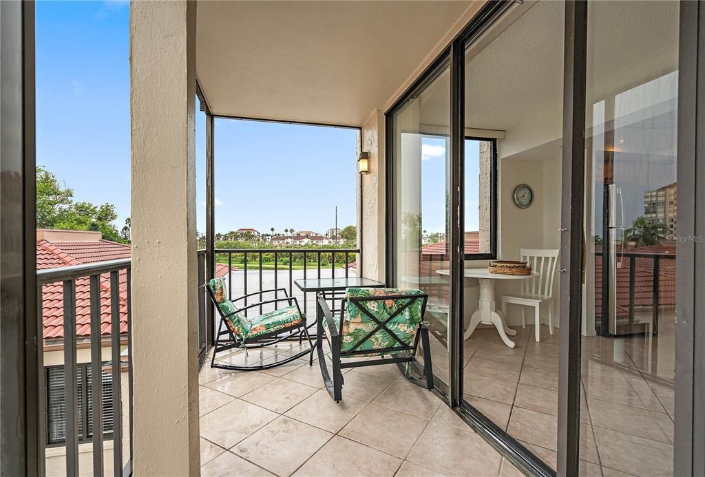 En Venta: $399,500 (2 camas, 2 baños, 1050 Pies cuadrados)