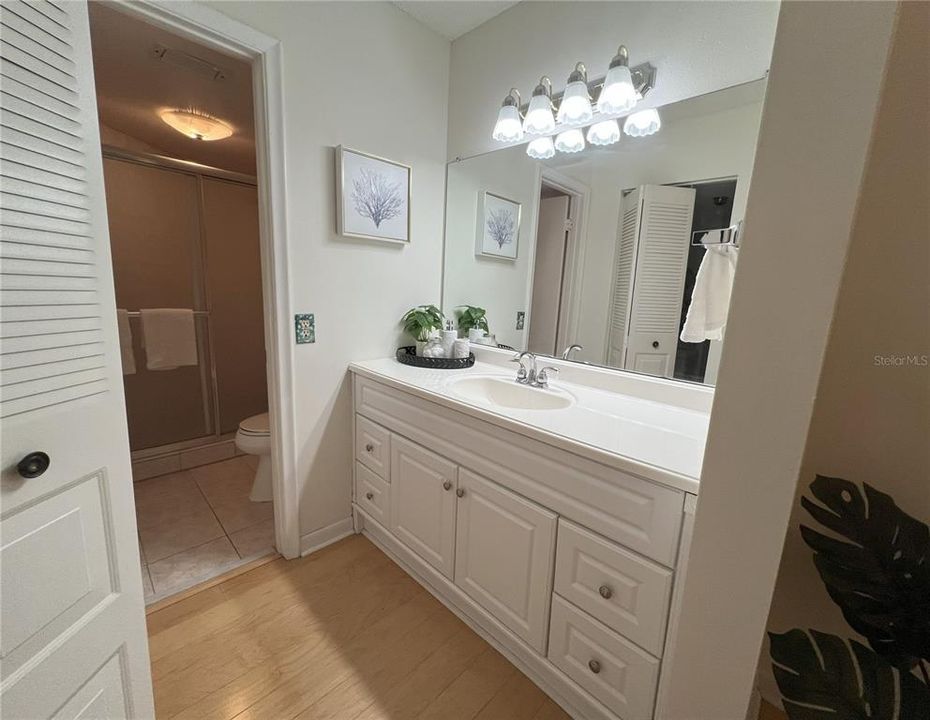 En Venta: $399,500 (2 camas, 2 baños, 1050 Pies cuadrados)