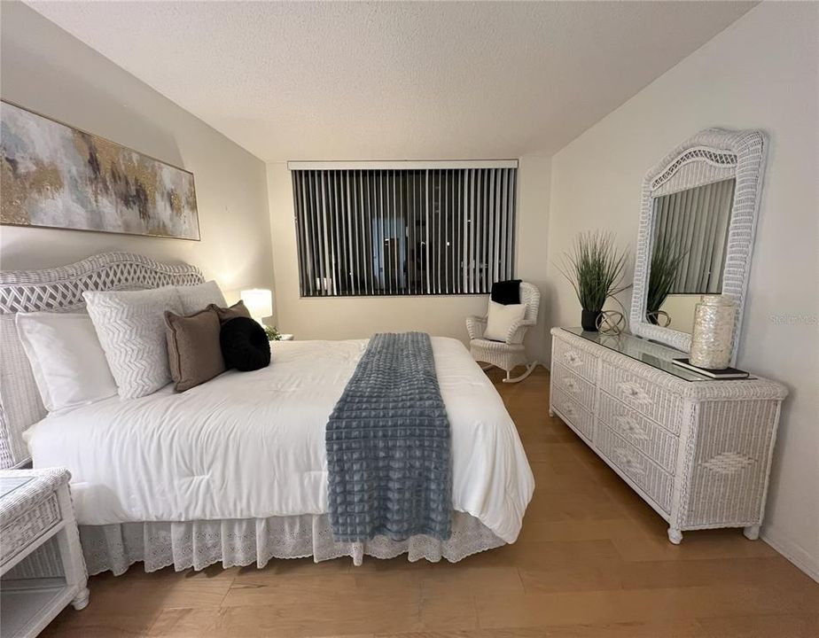 En Venta: $399,500 (2 camas, 2 baños, 1050 Pies cuadrados)