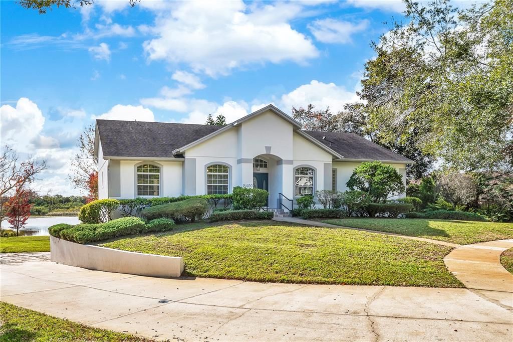 En Venta: $915,000 (6 camas, 4 baños, 3852 Pies cuadrados)