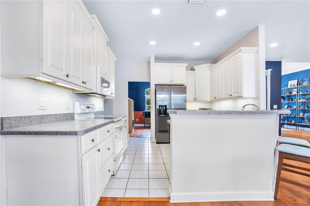 待售: $915,000 (6 贝兹, 4 浴室, 3852 平方英尺)