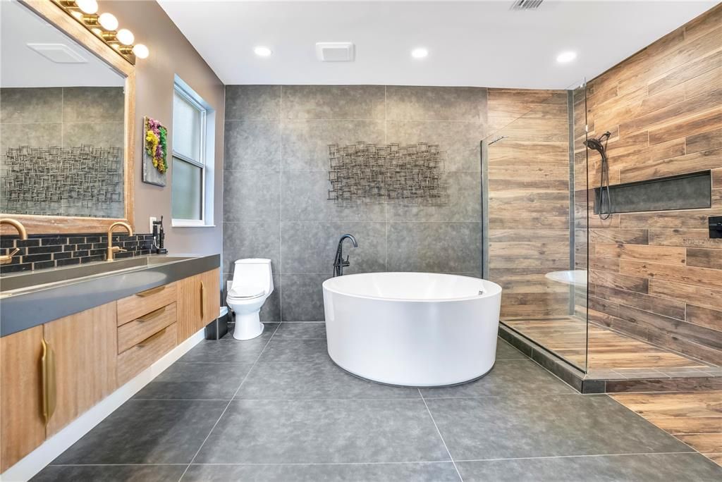 待售: $915,000 (6 贝兹, 4 浴室, 3852 平方英尺)