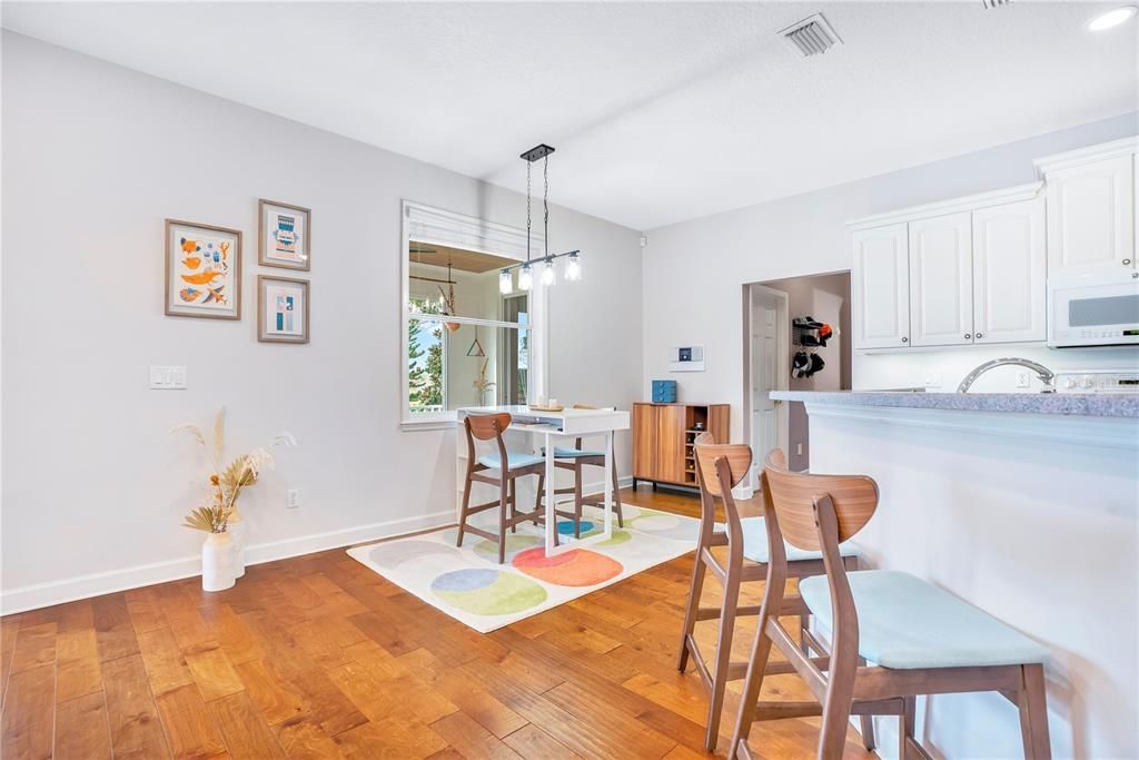 待售: $915,000 (6 贝兹, 4 浴室, 3852 平方英尺)