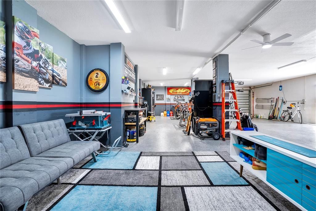 待售: $915,000 (6 贝兹, 4 浴室, 3852 平方英尺)