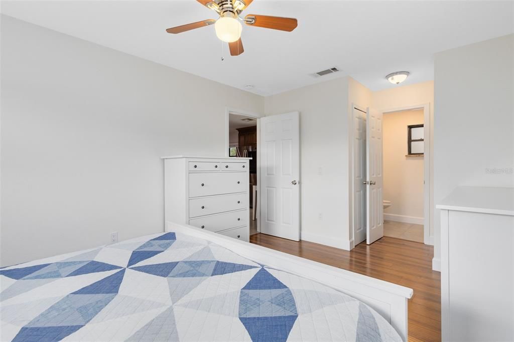 For Sale: $375,000 (3 beds, 2 baths, 1370 Square Feet)