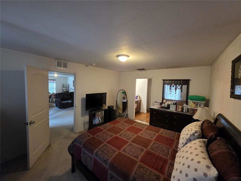 For Sale: $299,000 (3 beds, 2 baths, 2033 Square Feet)