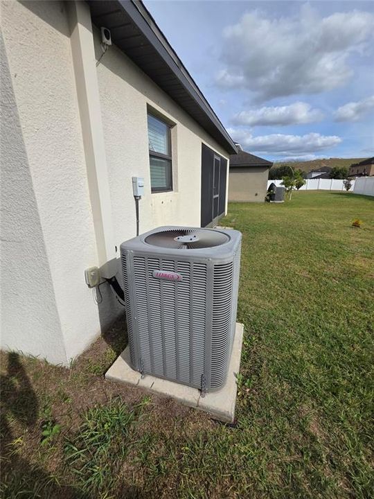 For Sale: $299,000 (3 beds, 2 baths, 2033 Square Feet)