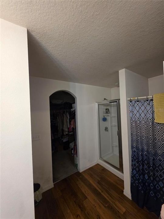 For Sale: $299,000 (3 beds, 2 baths, 2033 Square Feet)