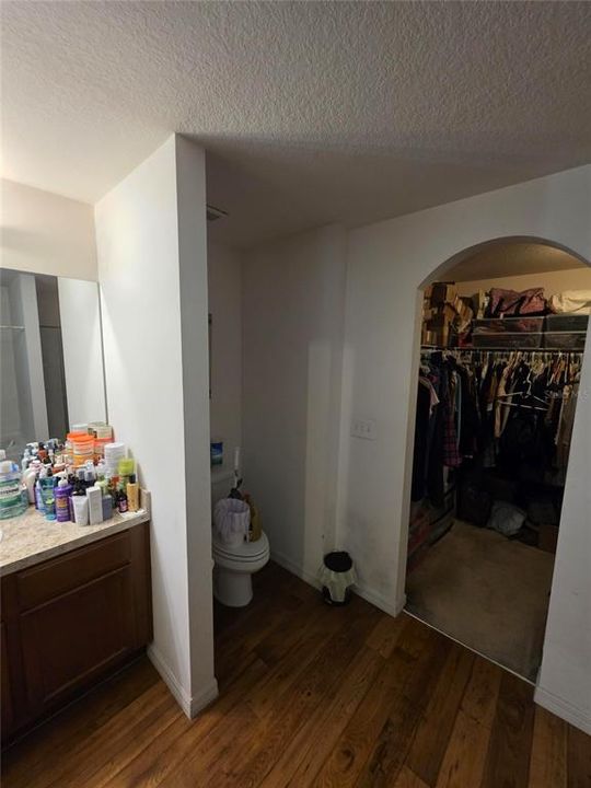 For Sale: $299,000 (3 beds, 2 baths, 2033 Square Feet)