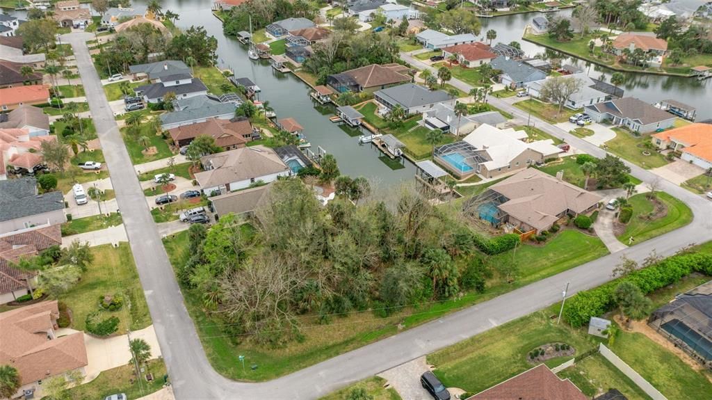 待售: $175,000 (0.36 acres)