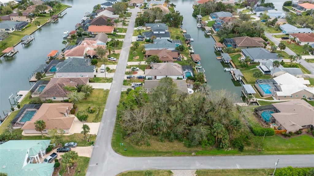 待售: $175,000 (0.36 acres)