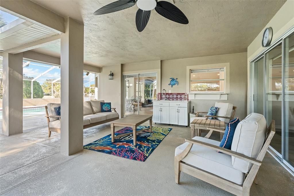 For Sale: $629,000 (4 beds, 2 baths, 2843 Square Feet)