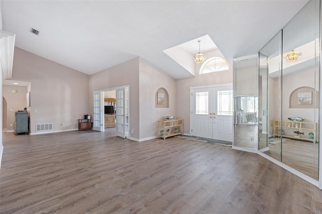 For Sale: $629,000 (4 beds, 2 baths, 2843 Square Feet)