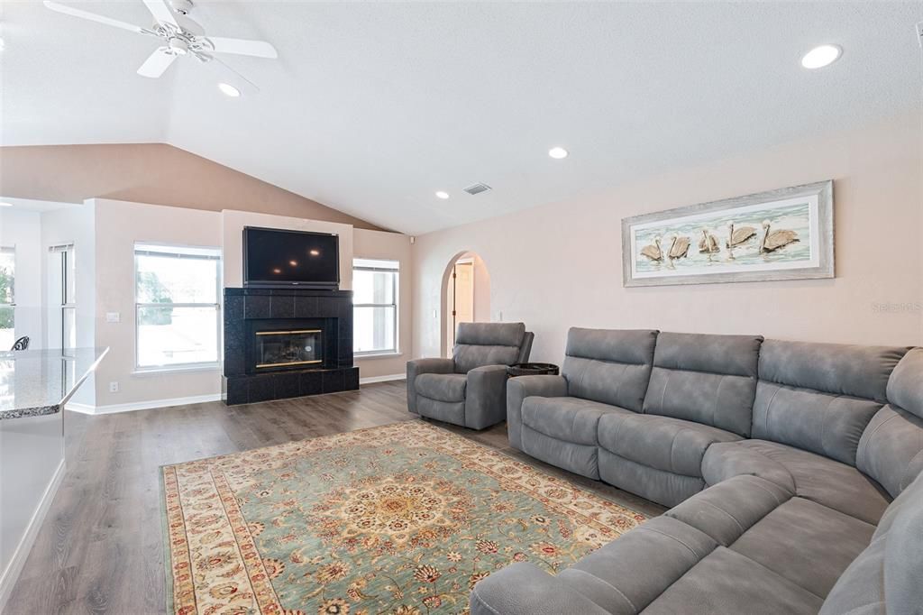 For Sale: $629,000 (4 beds, 2 baths, 2843 Square Feet)