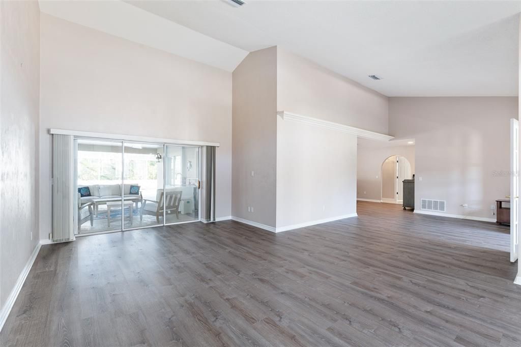 For Sale: $629,000 (4 beds, 2 baths, 2843 Square Feet)