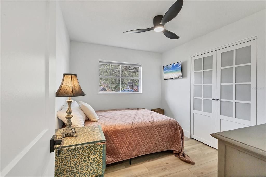 For Sale: $325,000 (3 beds, 1 baths, 1260 Square Feet)