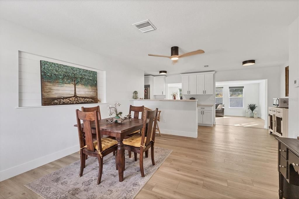 For Sale: $325,000 (3 beds, 1 baths, 1260 Square Feet)