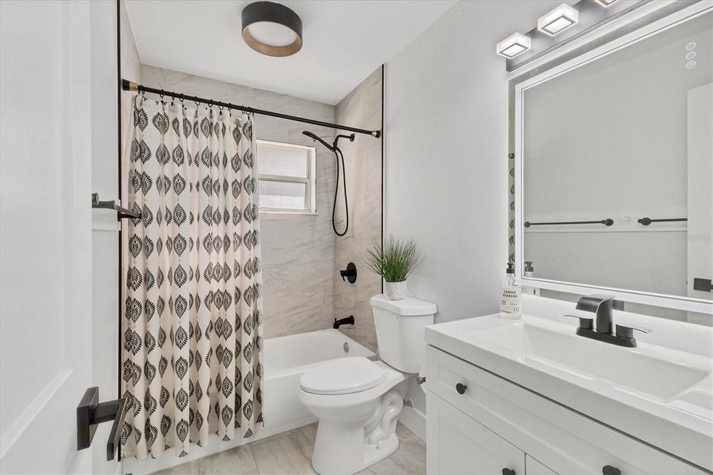 For Sale: $325,000 (3 beds, 1 baths, 1260 Square Feet)