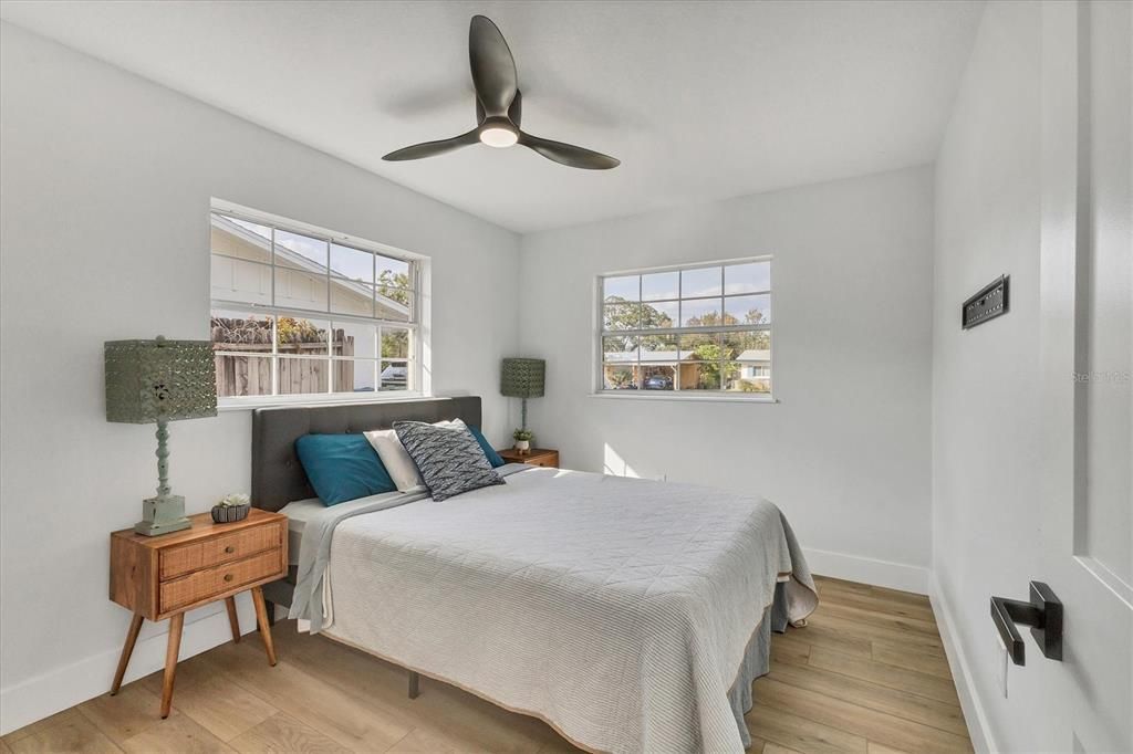 For Sale: $325,000 (3 beds, 1 baths, 1260 Square Feet)