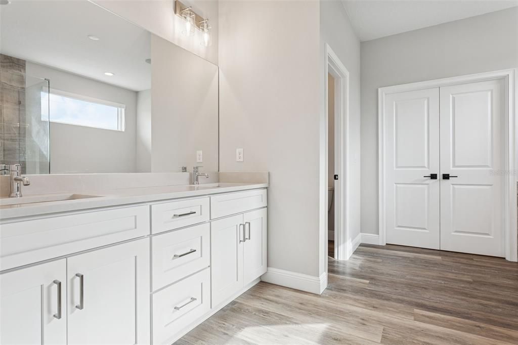 待售: $1,099,000 (5 贝兹, 3 浴室, 2855 平方英尺)