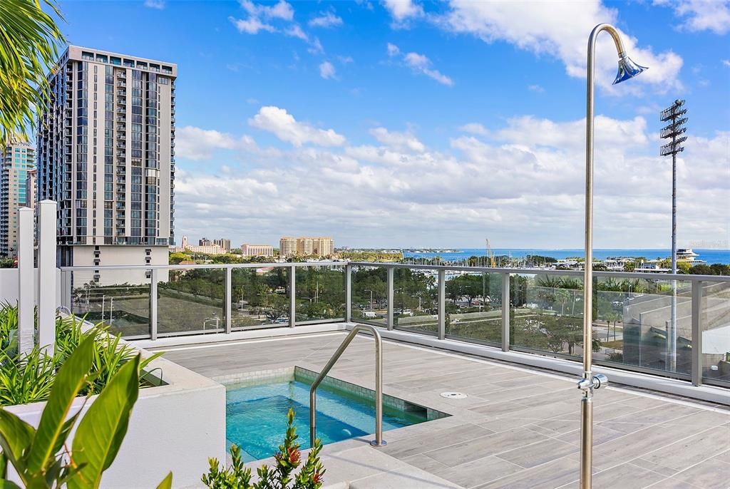 For Rent: $16,500 (3 beds, 4 baths, 2712 Square Feet)