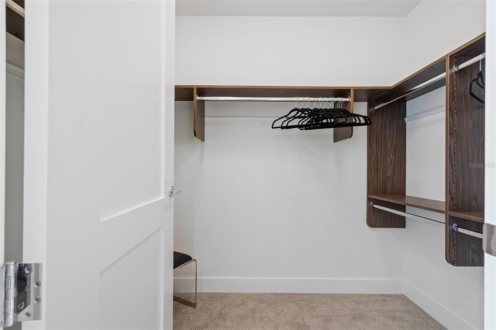 For Rent: $16,500 (3 beds, 4 baths, 2712 Square Feet)