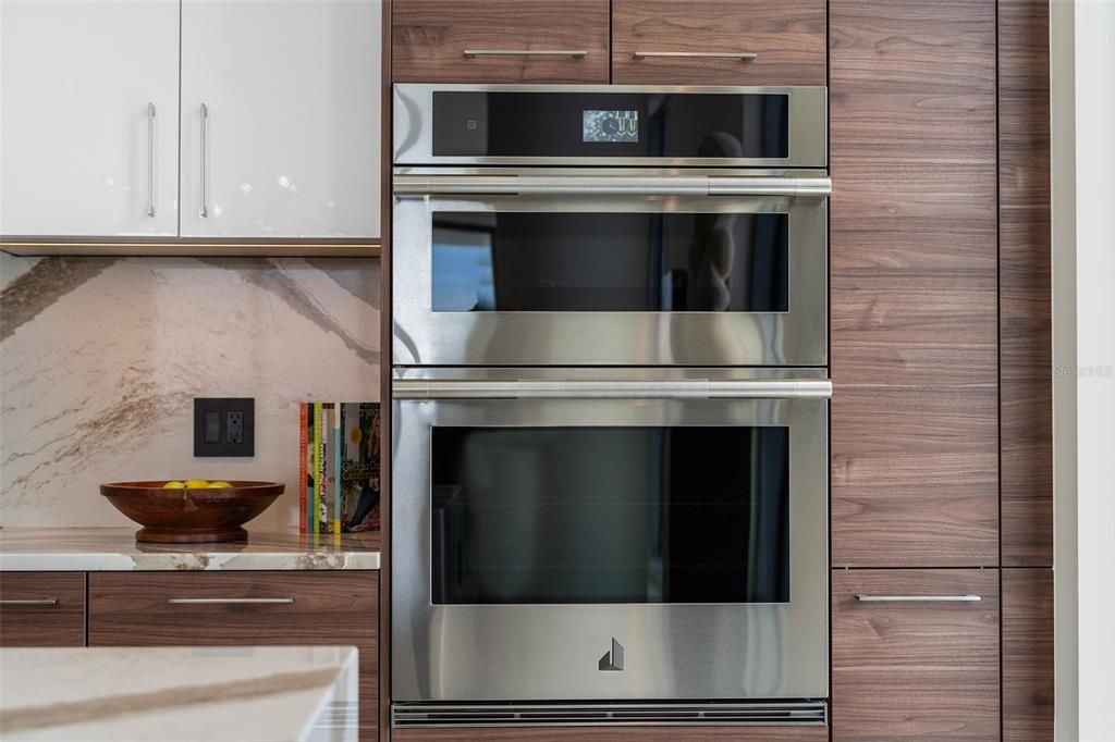 For Rent: $16,500 (3 beds, 4 baths, 2712 Square Feet)