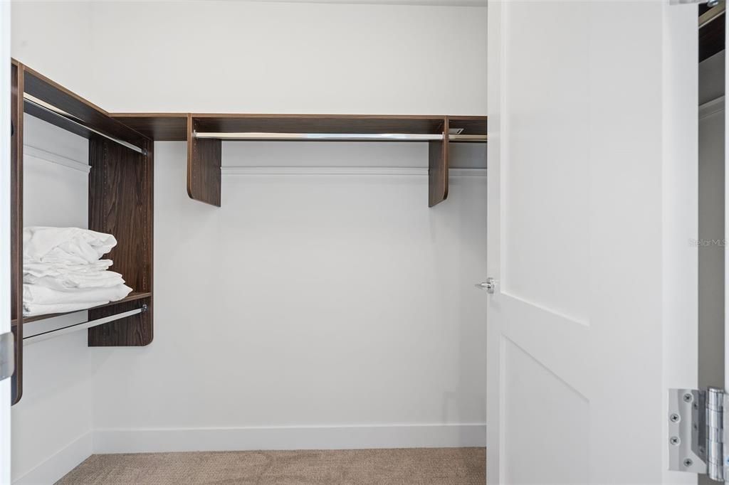 For Rent: $16,500 (3 beds, 4 baths, 2712 Square Feet)