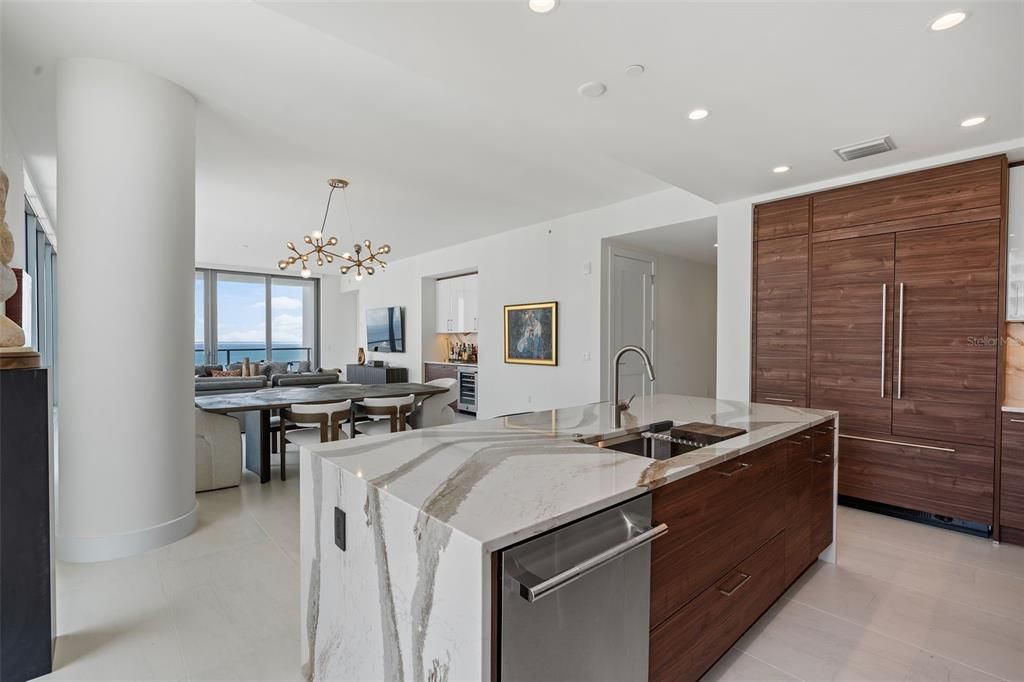 For Rent: $16,500 (3 beds, 4 baths, 2712 Square Feet)