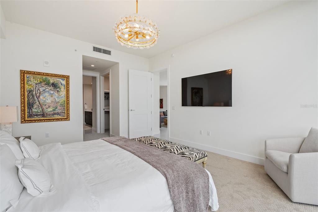 For Rent: $16,500 (3 beds, 4 baths, 2712 Square Feet)