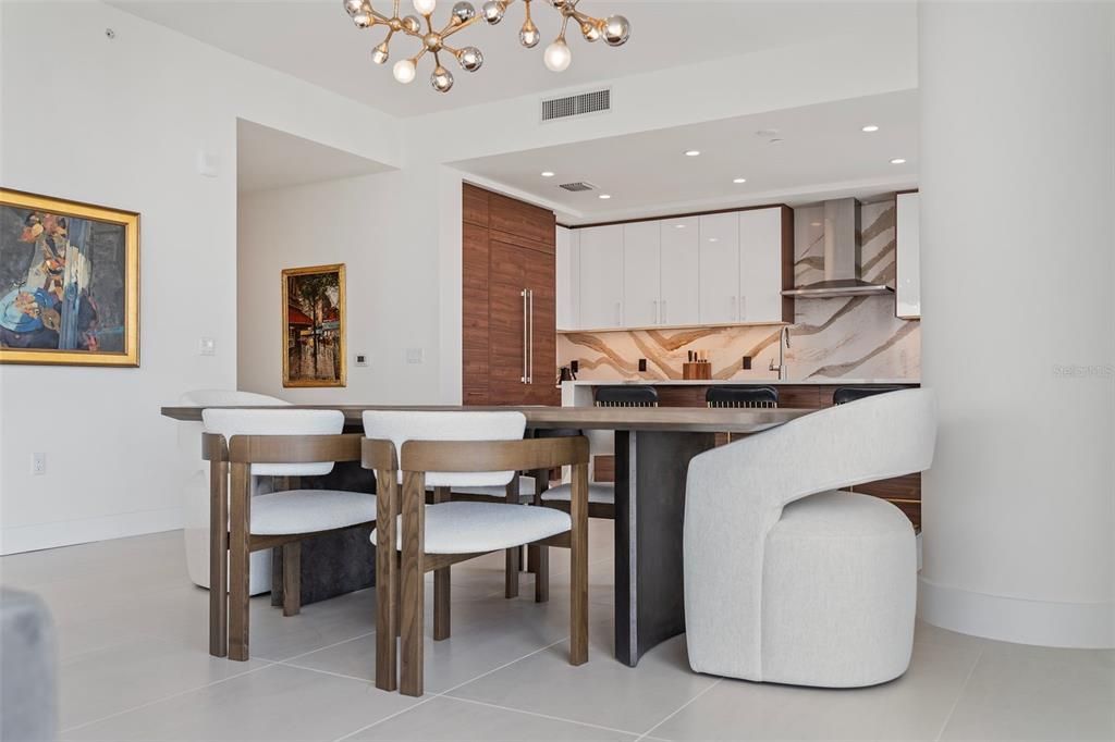 For Rent: $16,500 (3 beds, 4 baths, 2712 Square Feet)