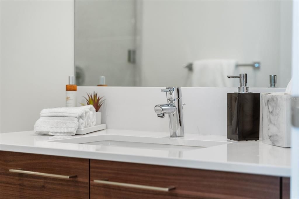 For Rent: $16,500 (3 beds, 4 baths, 2712 Square Feet)